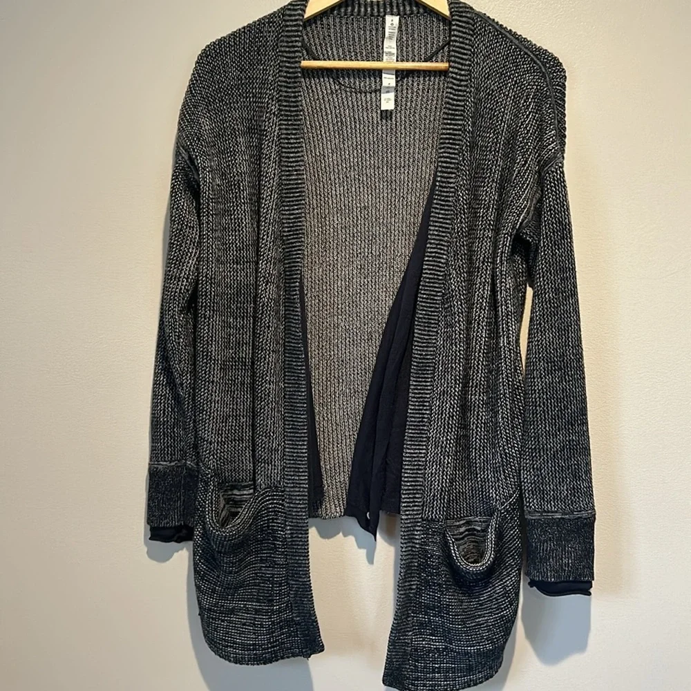 Lululemon vestigan cardigan sweater vest inkwell Size 8